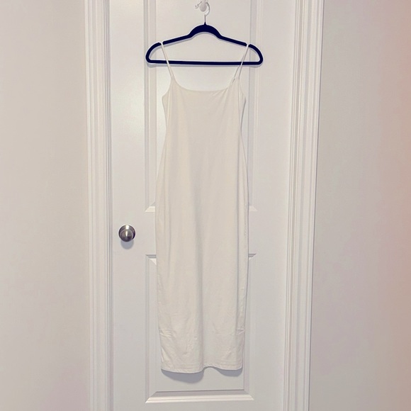 ARITZIA - Contour - Cami Maxi - Size medium - Picture 1 of 3